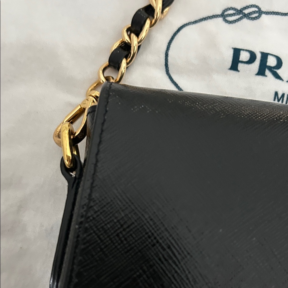Prada Black Leather Shoulder Bag with Gold Chain. Evening bag - Picture 6 of 8
